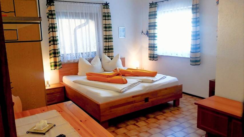 Ferienwohnung für 2 Personen, mit Balkon und Sauna sowie Ausblick in Tannheim (Tirol)