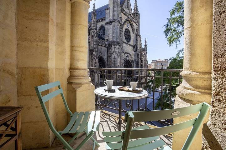 Vacation rental for 2 people, with balcony in Bordeaux