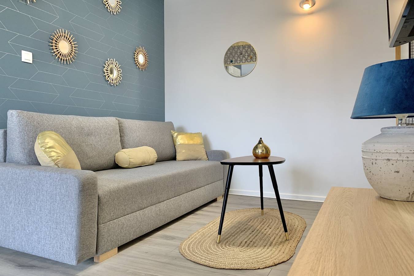 Appartement entier, #Bn | La chanson bleue  💙 | Marcelin Berthelot | Tram  in Grenoble, Isère