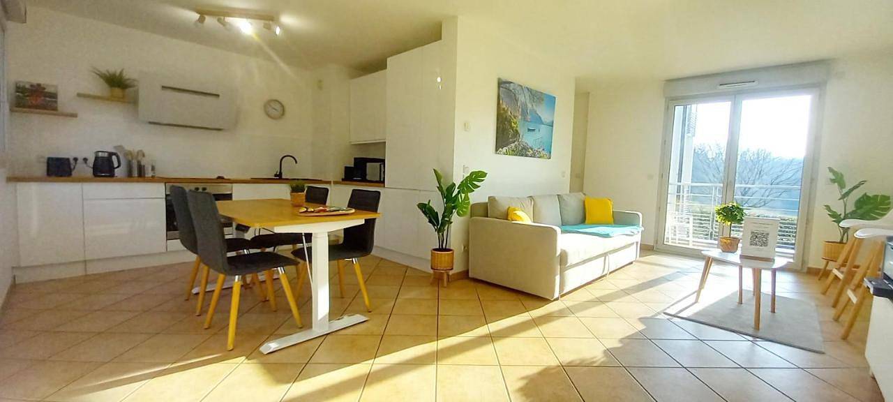 Appartement entier, One-Bedroom Apartment in Saint-Julien-en-Genevois, Région de Saint-Julien-en-Genevois