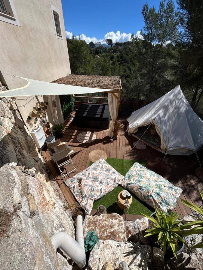 Gîte pour 2 personnes, avec jacuzzi ainsi que terrasse et jardin à Cantaron - 2