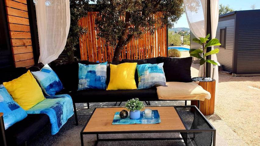 Camping pour 5 personnes, avec terrasse et piscine, animaux acceptés à Pirovac - 2