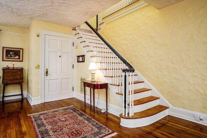 Vacation rental for 16 people, with yard and terrace in Southern Pines