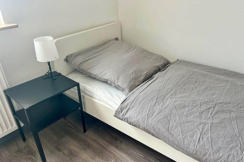 Projekt- und Teamunterkunft in Oberhausen-Rheinhausen für bis zu 15 Personen in Oberhausen-Rheinhausen, Rheinebene