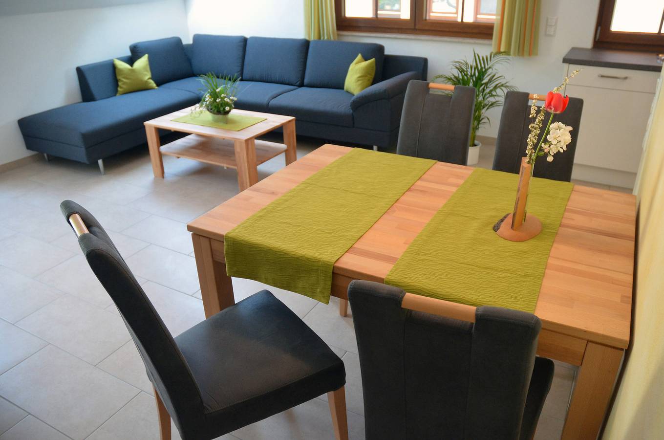 Ganze Wohnung, Apartment 'Schmetterlingswiese' mit privater Terrasse, Gemeinschaftsgarten und Wlan in Lahr, Mittlerer Schwarzwald