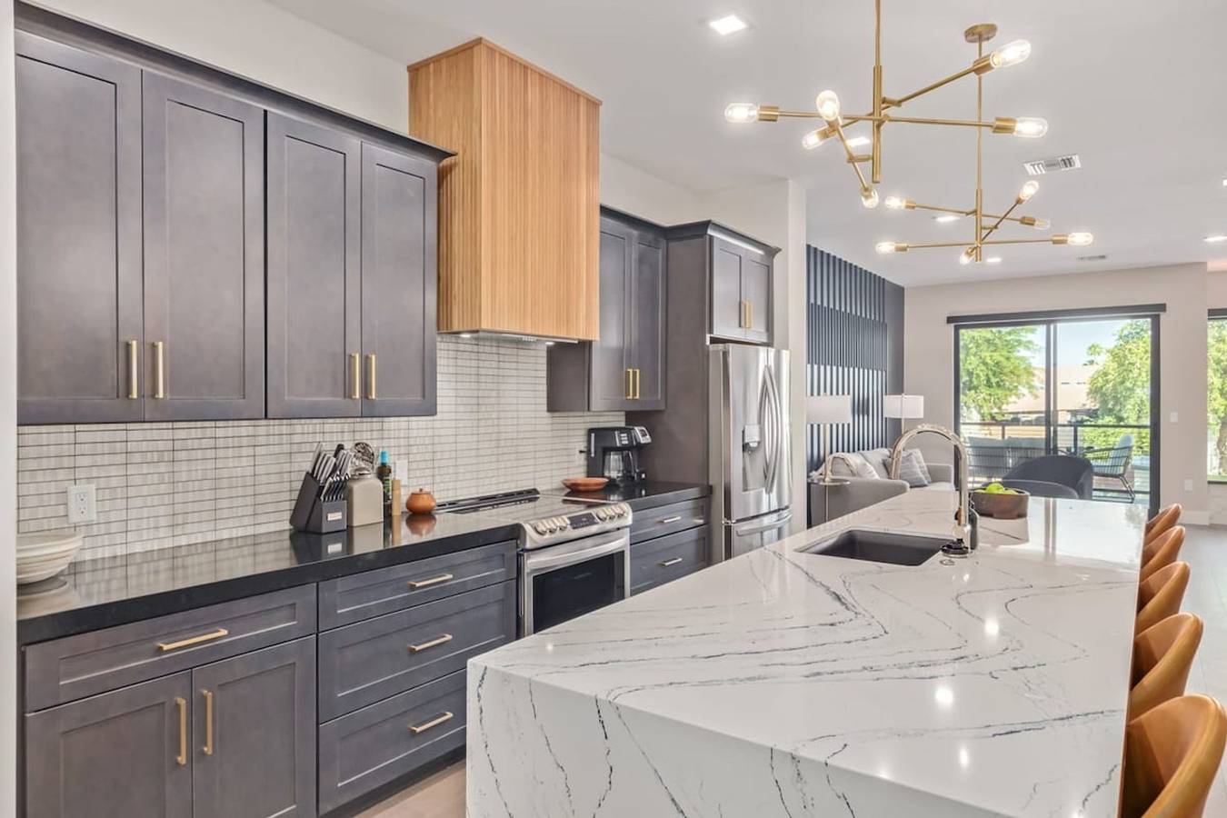 Entire apartment, City View Lux Penthouse Old Town Gym Walkable in Camelback Mountain, Scottsdale