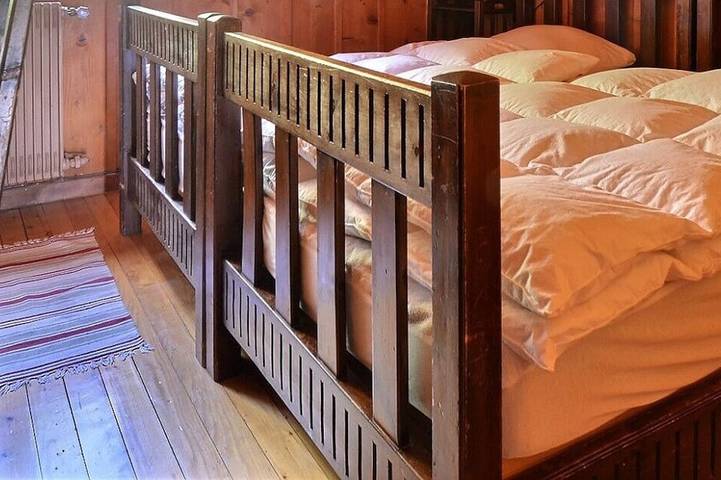 Chalet rustique confortable sur 2 étages pour 7 à 8 personnes, salon, cuisine séparée avec lave-vais in Grimentz, Anniviers