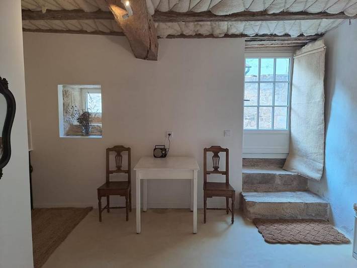 Gîte pour 2 personnes, avec Terrasse dans Rougemont (Côte-d'Or)