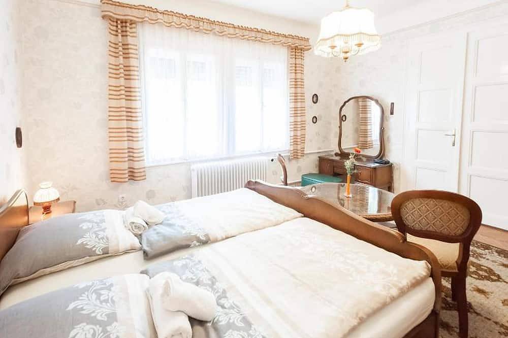 House with large garden 3 bedrooms on 140m² for families (dog-friendly) in Budapest, Central Ungarn