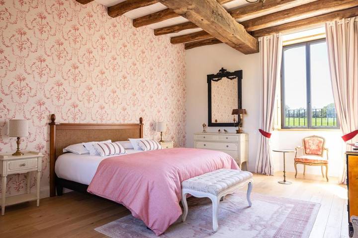 Location de vacances pour 4 personnes, avec Terrasse et Jacuzzi ainsi que Jardin et Piscine dans Saint-Christophe-du-Bois - 2