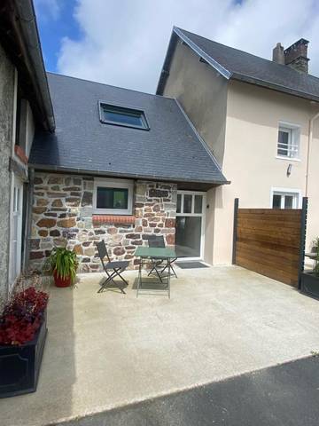 Gîte pour 2 personnes, avec terrasse à Bréhal
