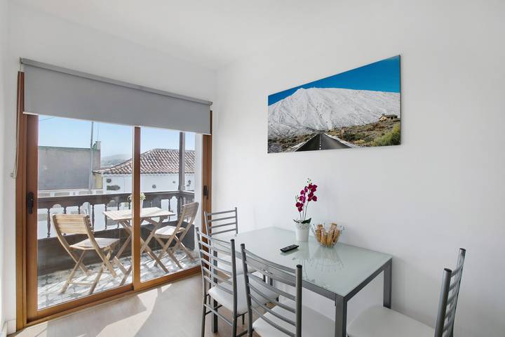 Vacation Home 'Casa Micaela 2' with Sea View, Terrace, Balcony & Wi-Fi in San Nicolás, El Sauzal