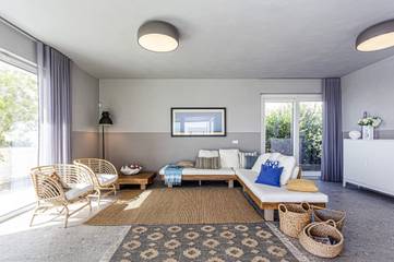Villa for 10 Guests in Ragusa, Ragusa Province, Picture 3