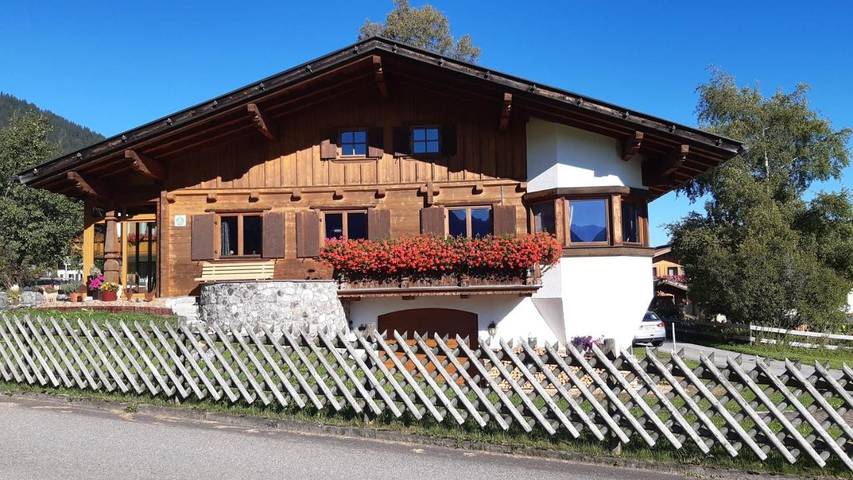 Ferienhaus für 4 Personen, mit Balkon und Terrasse sowie Garten und Ausblick in Schattwald - 3