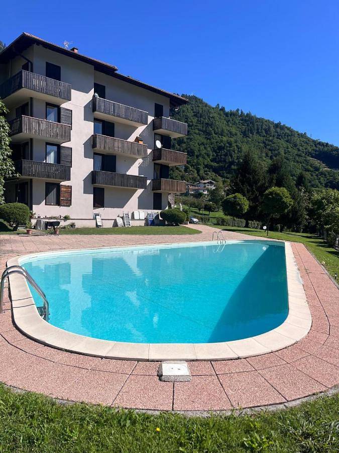 Gîte pour 4 personnes, avec piscine ainsi que jardin et vue à Levico Terme