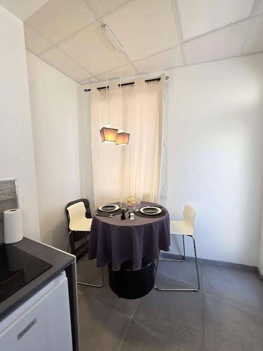 Gîte pour 2 personnes, avec terrasse et vue à Trouillas - 4