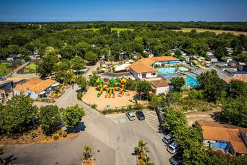 Camping pour 8 Personnes dans Saint-Georges-d'Oléron, Région de Rochefort, Photo 1