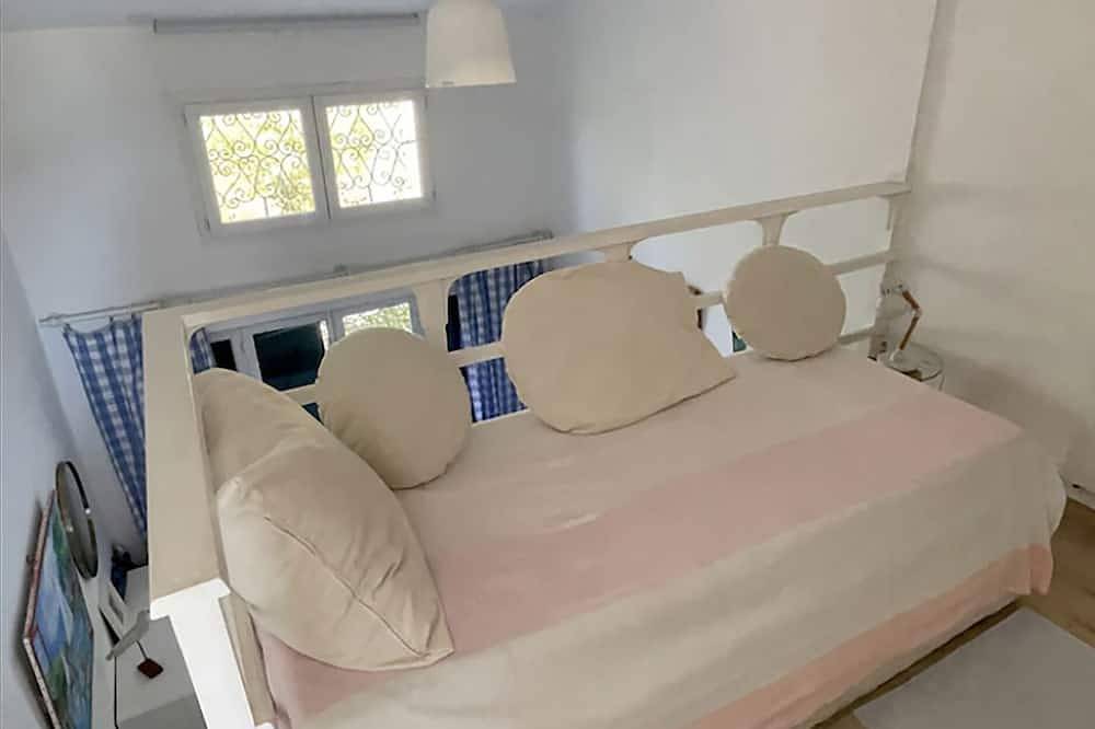 La casa del artista en la laguna de San Ciprianu: Lecci in San Ciprianu, Lecci