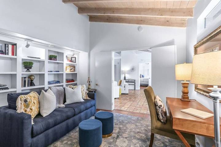 Villa for 14 people, with hot tub and yard as well as sauna in Palm Springs