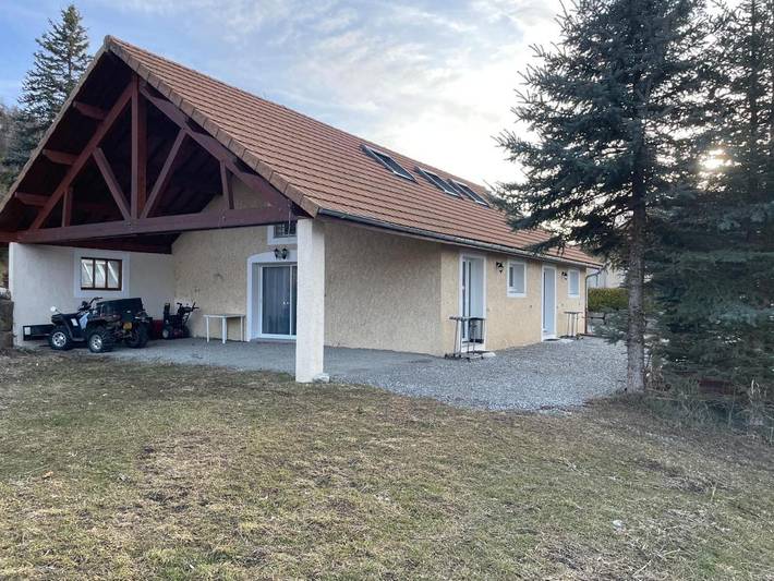 Gîte pour 8 personnes, avec jardin et vue, adapté aux familles à Saint-Léger-les-Mélèzes - 4