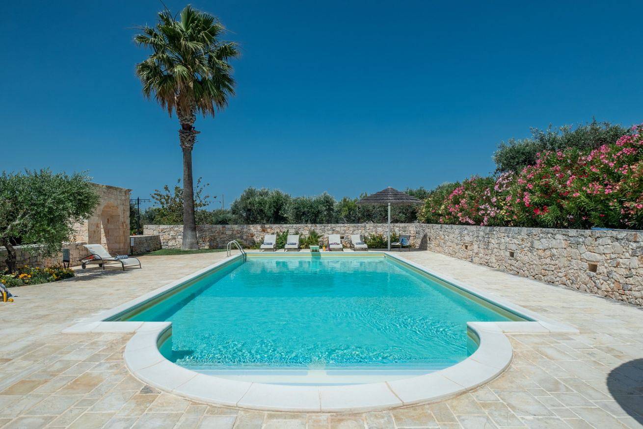 Authentic Apulian Reatreat inside Trulli with private pool in Castellana Grotte, Province de Bari