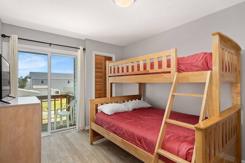 Ganze Wohnung, Station One's First Flight bei Station One 2 Schlafzimmer Standard Condo in Kill Devil Hills, Dare County