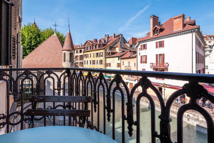 Hôtel pour 4 personnes, avec vue sur le lac et balcon, animaux acceptés