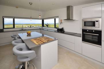 Vacation Rental for 8 Guests in Connemara, County Galway, Picture 2