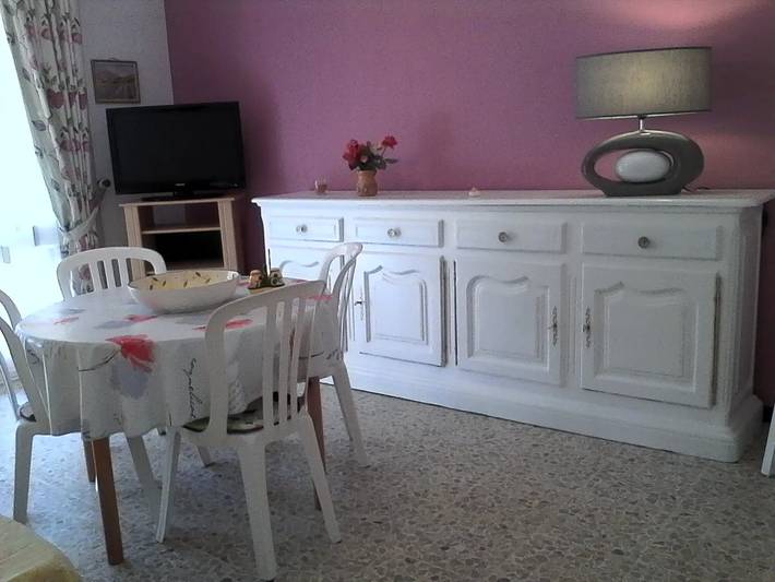Ganze Wohnung, Ferienwohnung „Pieds Dans L'eau“ mit Gemeinschaftsgarten, Balkon und WLAN in La Seyne-sur-Mer, Mittelmeerküste (Frankreich)