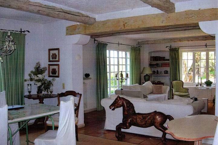 Zimmer mit Zugang zum Garten und Pool in Le Rouret, Mittelmeerküste (Frankreich)