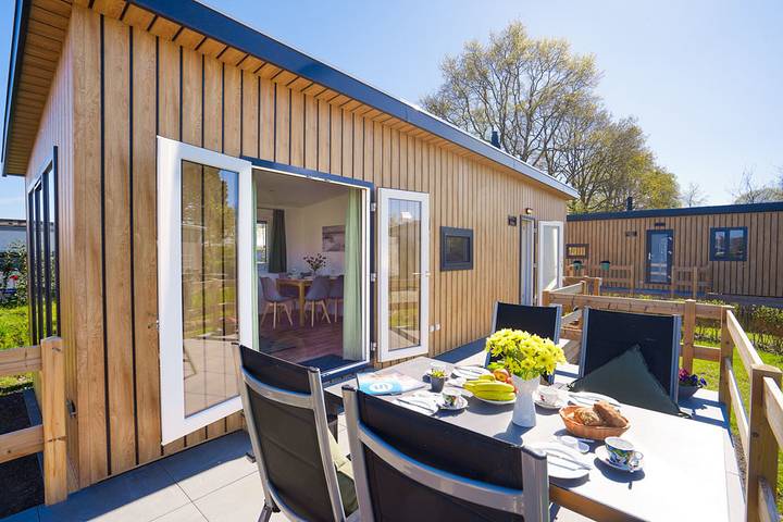 Wohnwagen für 4 Personen, mit Terrasse und Garten an der Ostsee