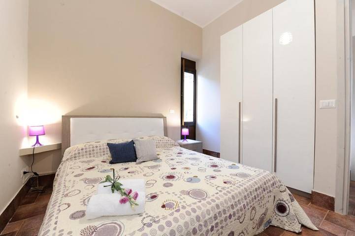 Location de vacances pour 3 personnes, avec vue et jardin à Milo - 4