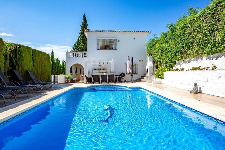 Chalet para 8 personas, con piscina además de jardín y vistas en Fuengirola
