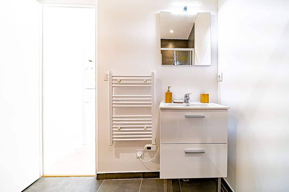 Appartement entier, Le Californie - Agréable studio - wifi inclus in Oullins, Lyon et ses environs