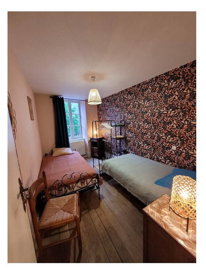 Location de vacances pour 6 personnes, avec balcon, adapté aux familles à Saint-Sernin-du-Plain - 3