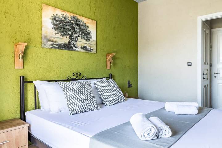 Ferienwohnung für 2 Personen, mit Garten und Pool sowie Meerblick - 1