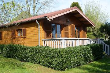 Maison de vacances pour 4 personnes, avec jardin et jacuzzi dans Yonne