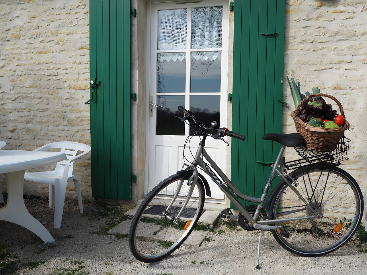 Gîte Le Fournil - Les Gites Du Moulin avec terrasse privée, jardin et Wi-Fi à Saint-Hilaire-la-Palud in Saint-Hilaire-la-Palud, Région de Niort