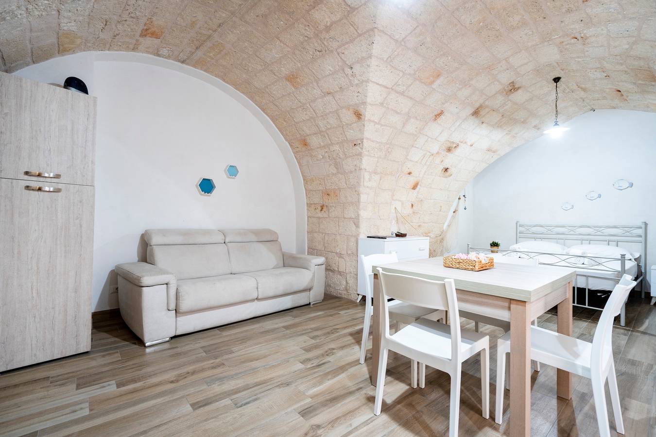 Appartamento intero, Appartamento 'Casa Sardella, Nel Centro Storico' con Wi-Fi e aria condizionata in Monopoli, Provincia di Bari
