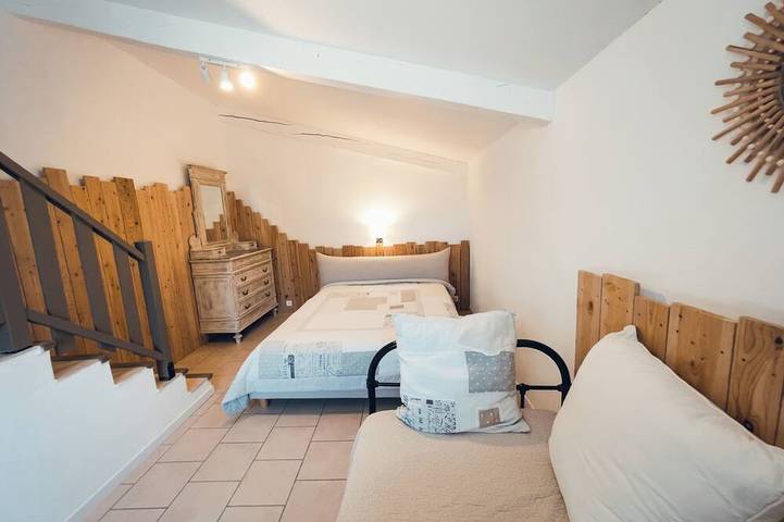 New ! Single-storey village house with garden and private parking in Saint-Saturnin-lès-Apt, Parque natural regional del Luberon