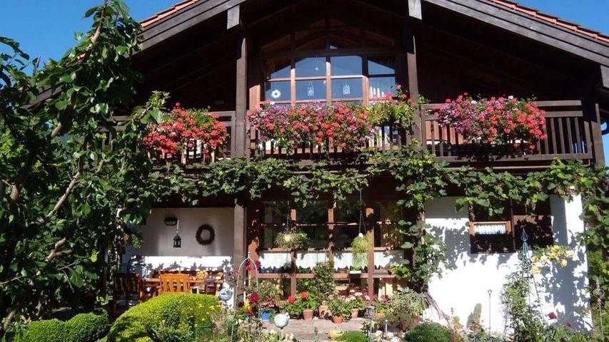 Ferienwohnung für 4 Personen, mit Garten in Brannenburg