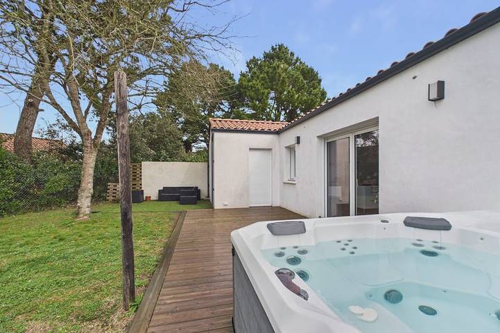 Maison de vacances pour 6 personnes, avec Jacuzzi ainsi que Terrasse et Jardin à Notre-Dame-de-Monts