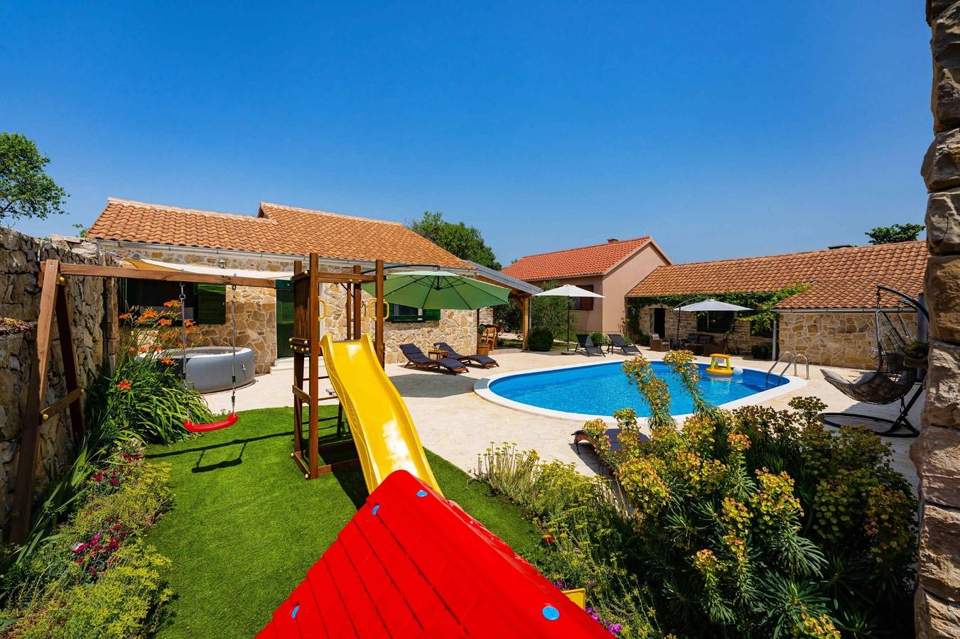 4-Zimmer-Haus mit Terrasse Benkovac, Zagora K-25209 in Šopot, Grad Benkovac
