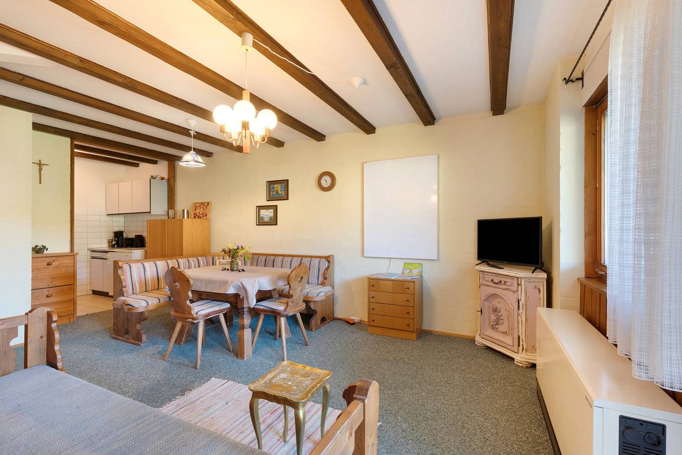 Ganze Wohnung, Wohnung 2 – Gemütliche Ferienwohnung mit Balkon & Flusszugang in Indelhausen, Hayingen