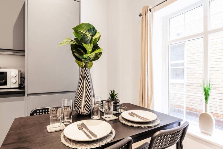 Estudio entero, Sleeps 2 - Central - Studio - Wifi - Paid Parking in Kent