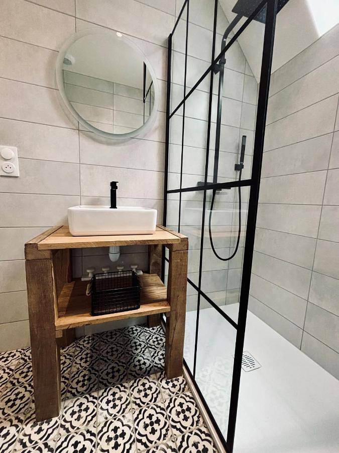 Location de vacances pour 4 personnes, avec jardin et vue à Mandailles-Saint-Julien - 2