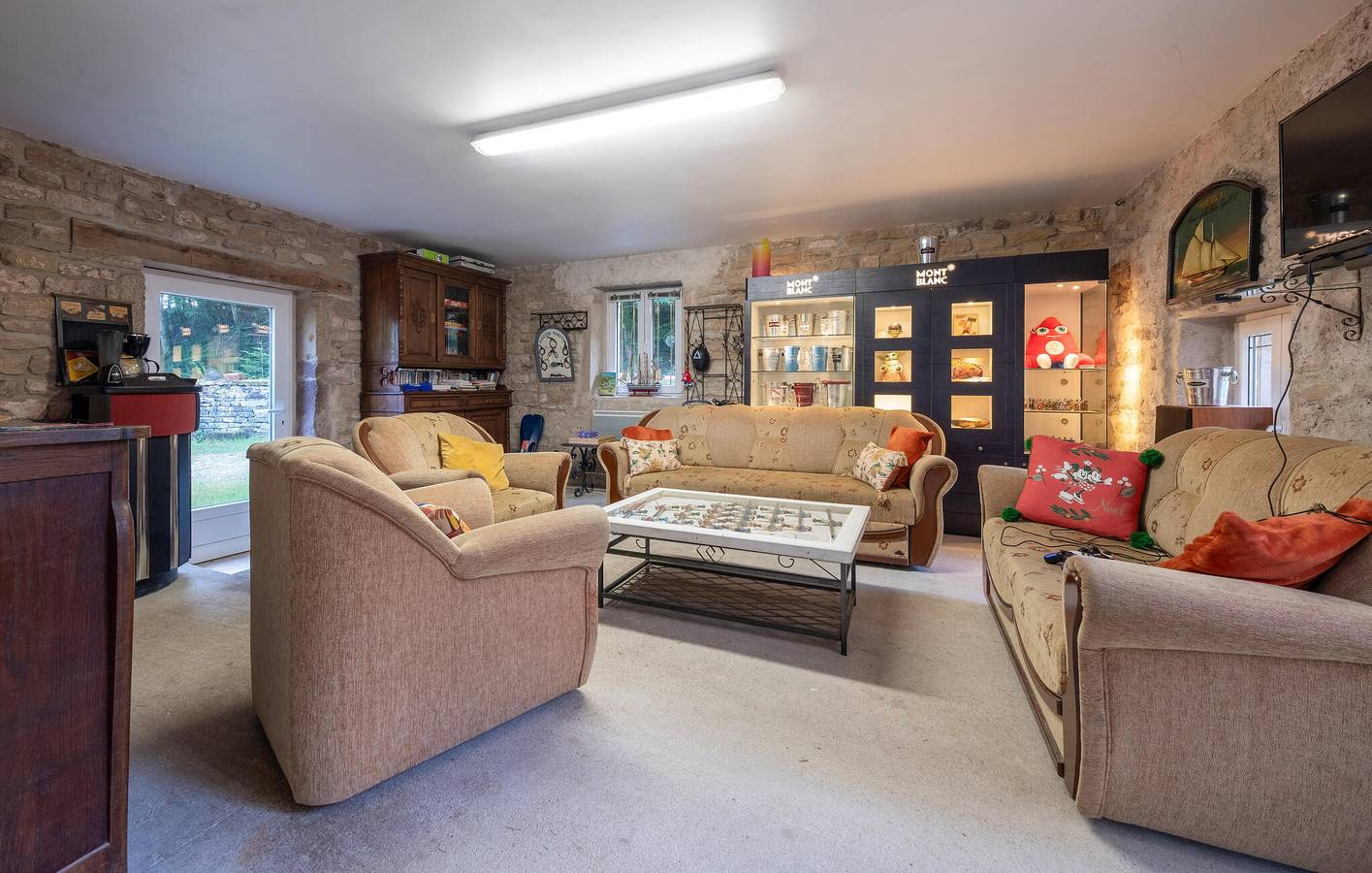 Modernes Gartenappartement mit PS4, WiFi & Parkplatz in Escles in Escles, Neufchâteau (Frankreich)