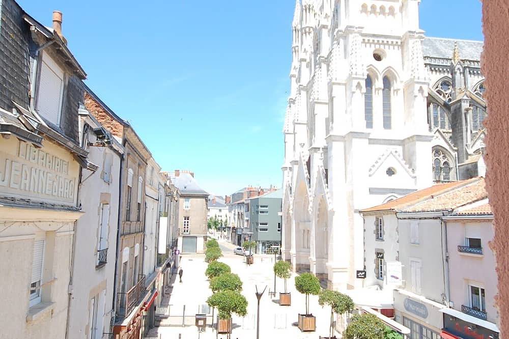 Appartement entier, Studio Notre-Dame Coeur de ville à 30 min du Puy du Fou in Cholet, Région de Cholet