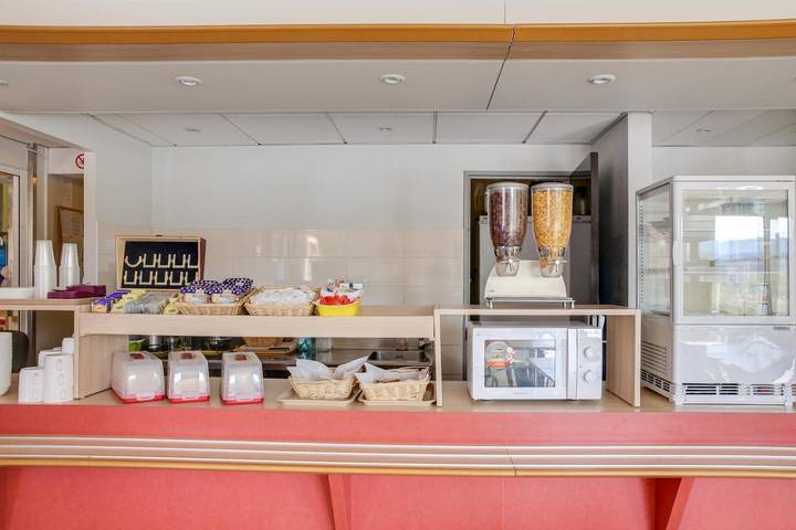 Hôtel pour 2 personnes, avec terrasse, animaux acceptés à Portes-lès-Valence - 4