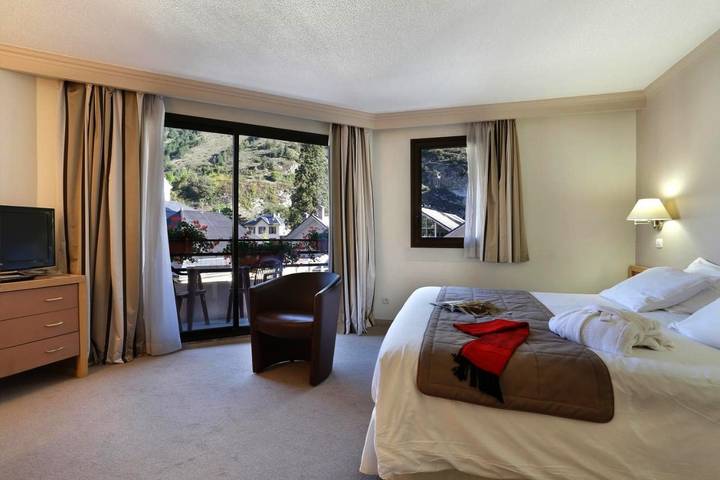 Hôtel pour 2 personnes, avec jardin et piscine, animaux acceptés dans Casino De Brides Les Bains - 4